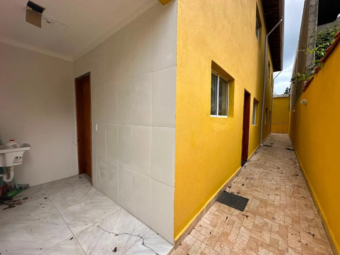Imagem CASA NOVA SOBREPOSTA A VENDA LADO PISTA NO NOVA ITANHAEM FINANCIAMENTO BANCARIO