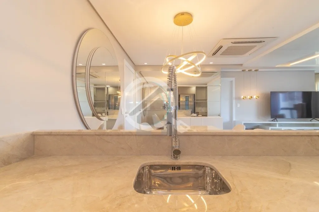 Imagem Apartamento mobiliado, 99 m² de area privativa, sacada integrada, finamente decorado com uma vista ...