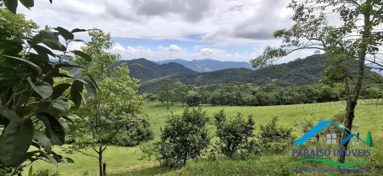 Imagem Refúgio nas Montanhas: Chácara dos Sonhos no Bairro dos Venâncios