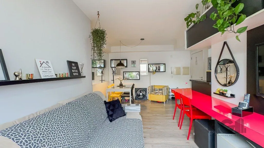Imagem Apartamento a venda no bairro Passo da Areia com dois dormitórios.