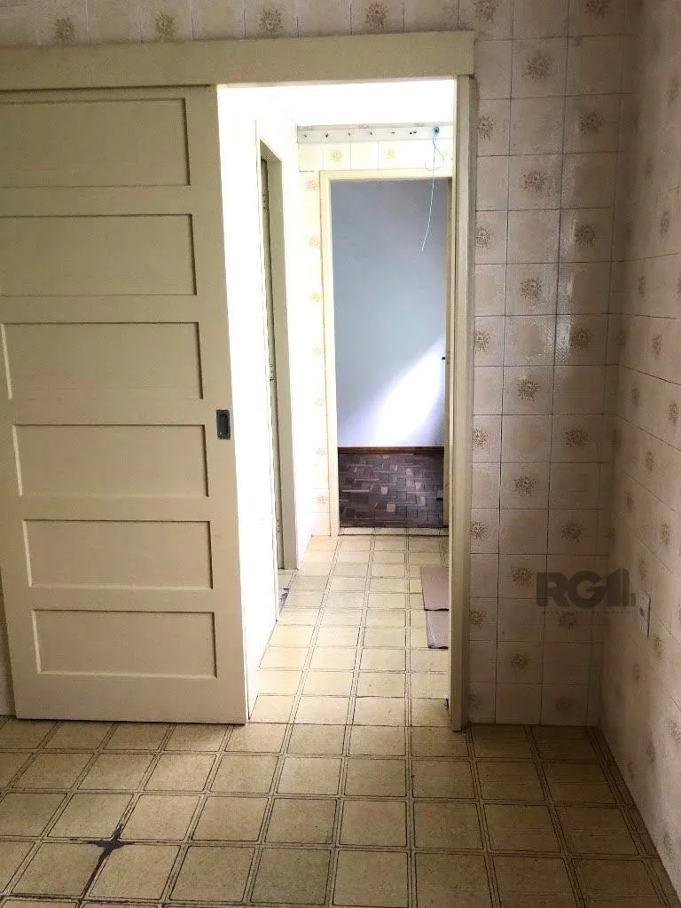 Imagem Apartamento no Passo D'areia de 2 dormitórios e vaga desocupado