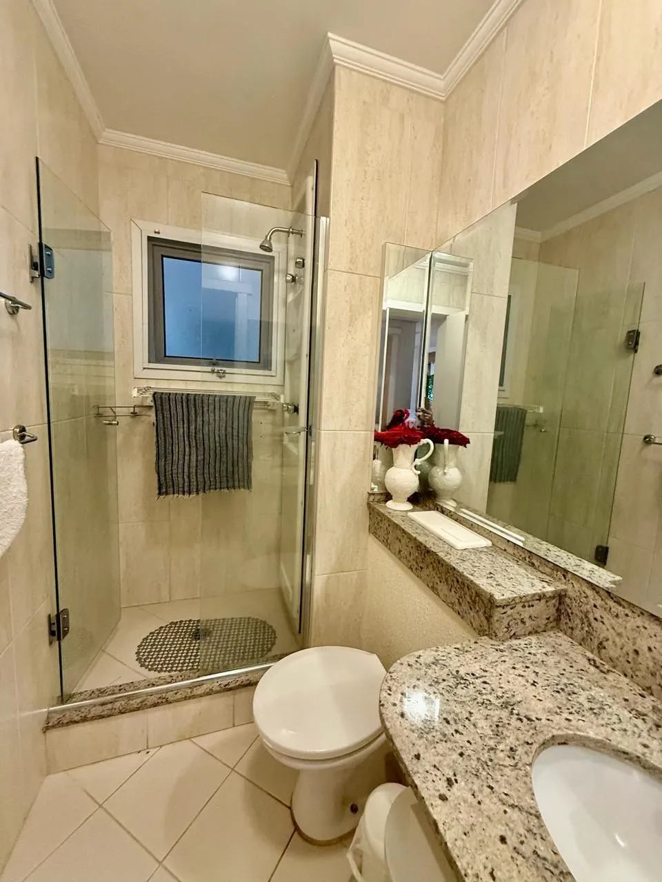 Imagem Apartamento à venda em Gramado, Vila Suíça, com 2 quartos, 76m2