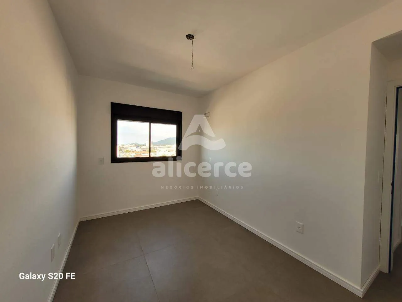 Imagem Apartamento à venda com 03 dormitórios e 01 suíte,no Jardim Eldorado - Palhoça.