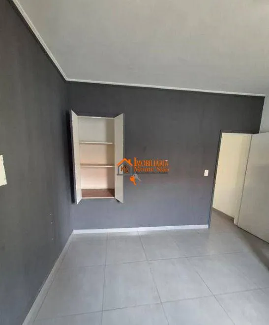 Imagem Sobrado com 4 dormitórios à venda, 300 m² por R$ 780.000,00 - Vila Sorocabana - Guarulhos/SP
