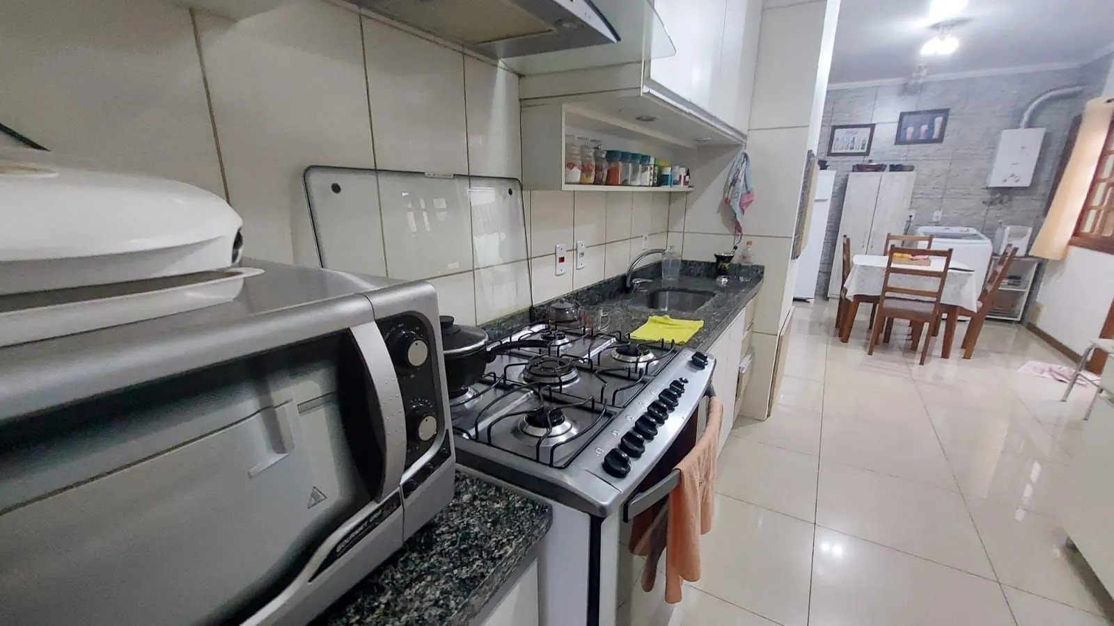 Imagem CASA NO LAGOS DE NOVA IPANEMA - 02 QUARTOS E ATELIER NO PISO SUPERIOR