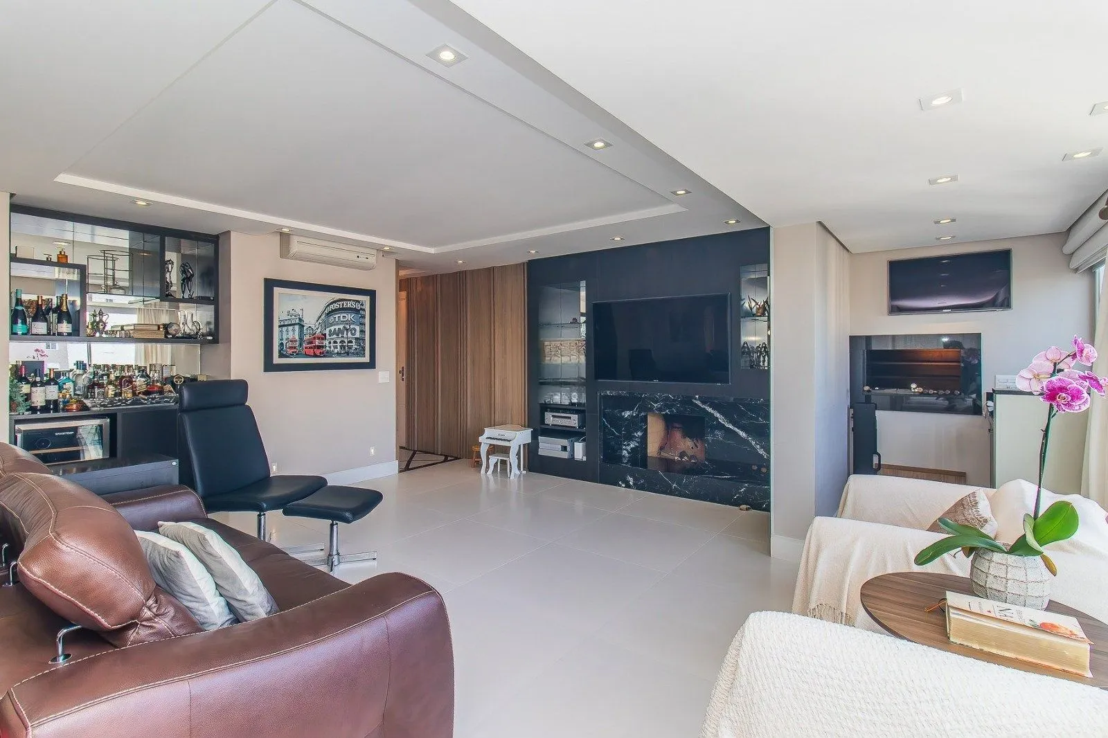 Imagem Apartamento de 3 suites e 2 vagas no Jardim Europa