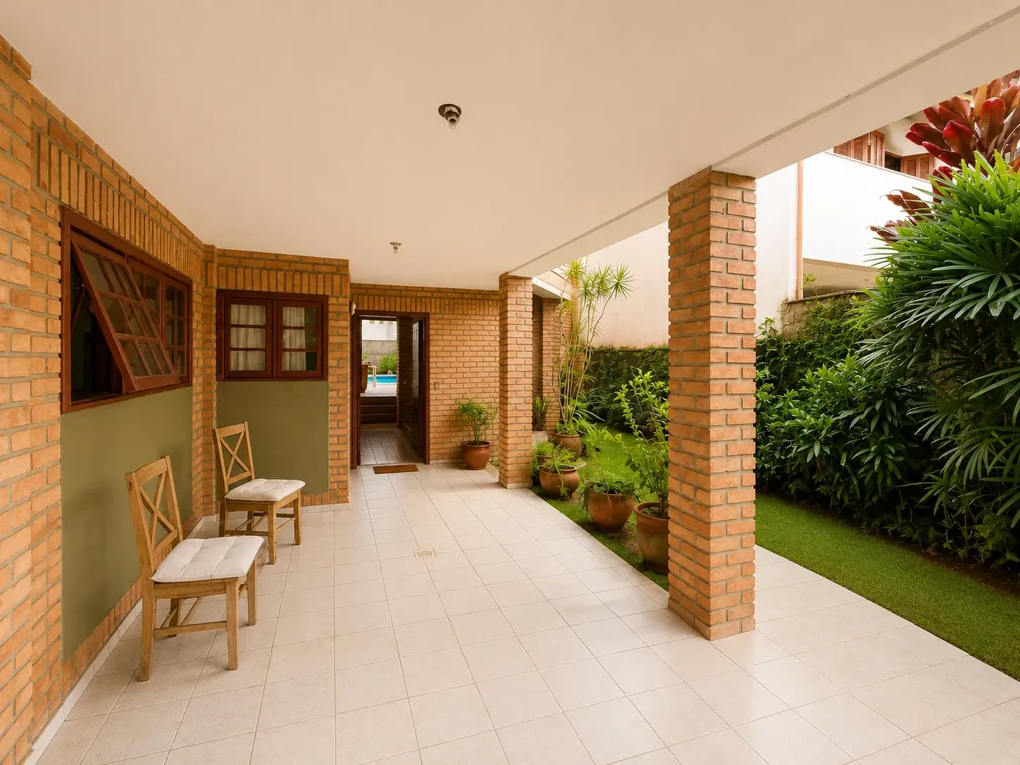 Imagem Sobrado com 4 Quartos à Venda, Locação ou Temporada, 266 m² em João Paulo - Florianópolis