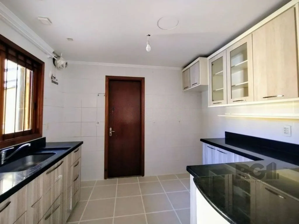 Imagem Casa de 3 dormitórios no bairro Ipanema - Porto Alegre