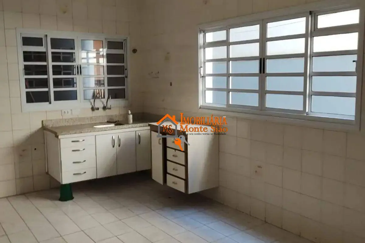 Imagem Sobrado com 3 dormitórios à venda, 162 m² por R$ 764.000,00 - Vila Rosália - Guarulhos/SP