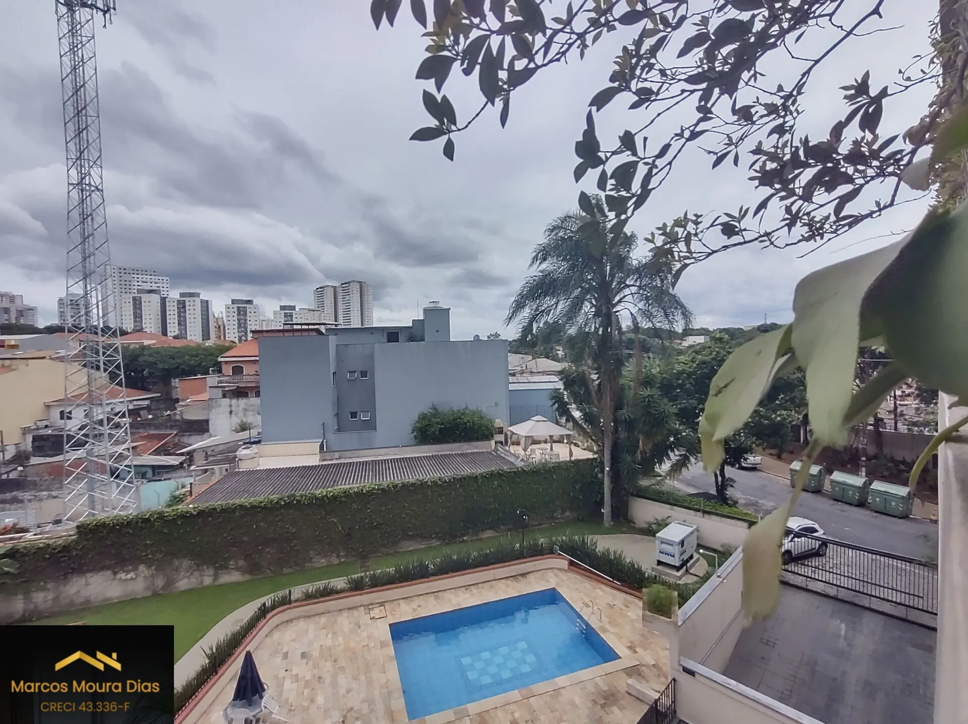 Imagem Apartamento Via Gomes ( Butantã), sala com Varanda, 3 Dormitórios, 2 Banheiros, 1 Vaga, Prédio com Lazer, Portaria 24 hs e Gerador