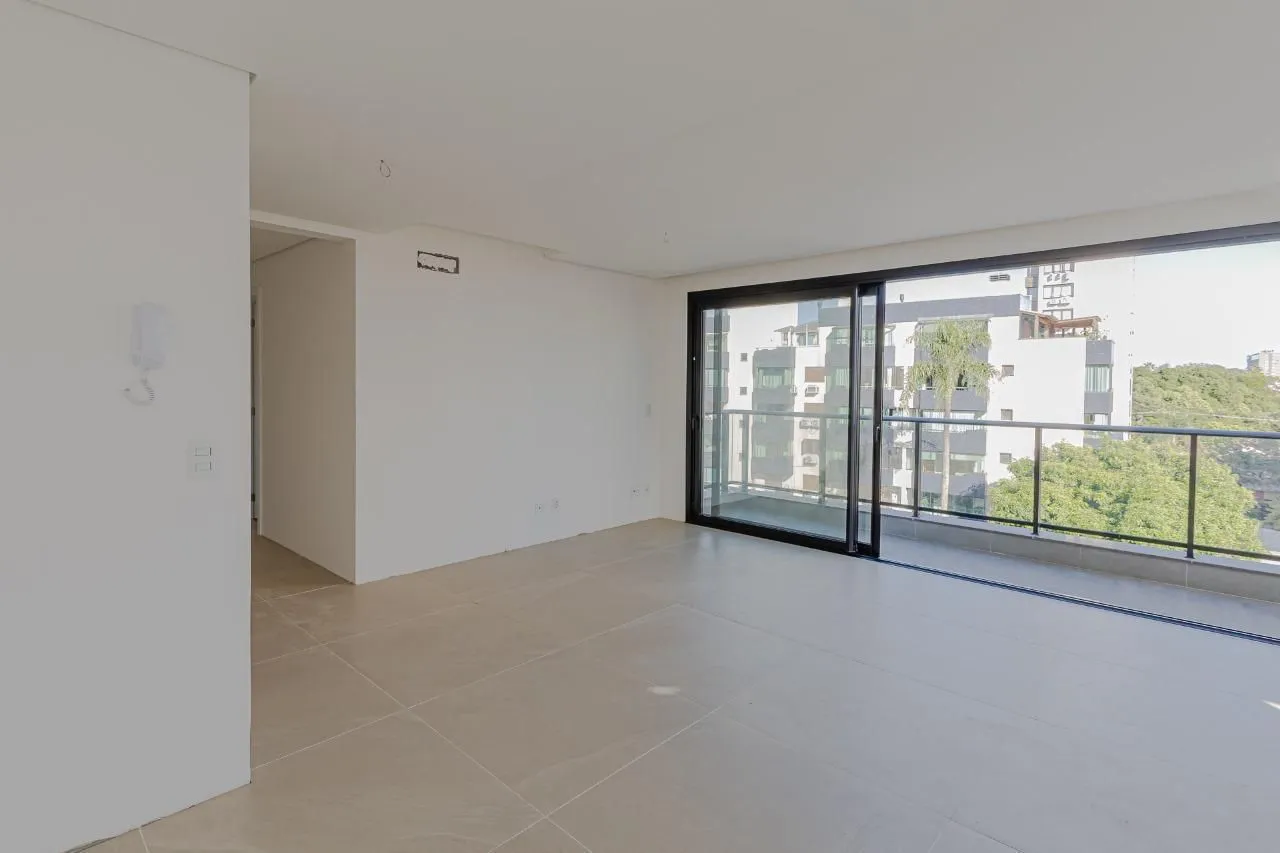 Imagem APARTAMENTO, 2 DORMITÓRIOS, 2 SUÍTES, VARANDA, VAGA DE GARAGEM, BAIRRO MENINO DEUS, PORTO ALEGRE/RS