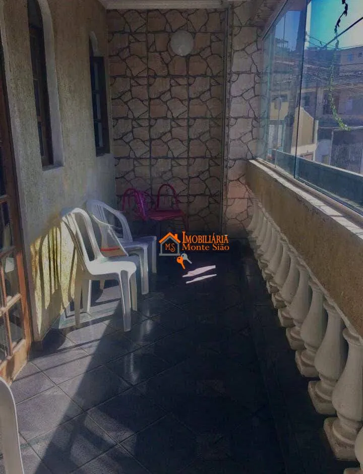 Imagem Sobrado a Venda no Bairro Jardim moreira bem proximo ao Shopping Maia