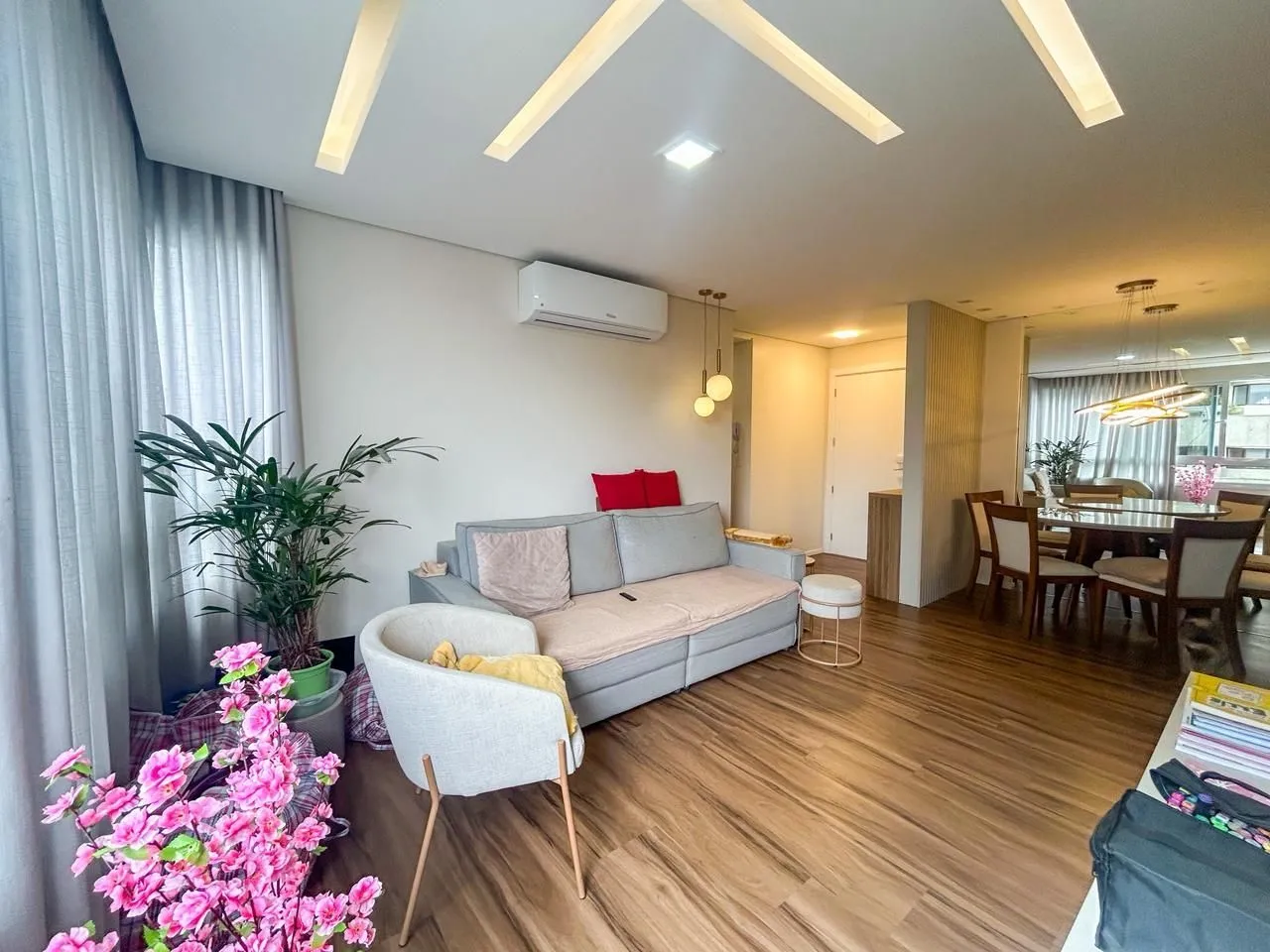 Imagem Impecável apartamento 03 dormitórios, 01 suíte - 87m² privativos, condomínio completa infra no Bairro Santa Tereza - Vaga dupla coberta.
