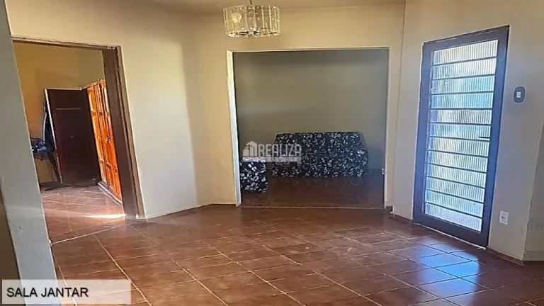 Imagem Casa redonda à venda em Uberaba - 2 dormitórios, churrasqueira na varanda!
