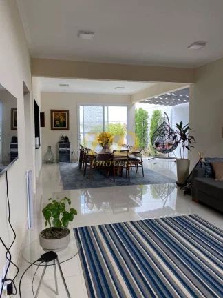 Imagem Casa de Alto Padrão em Condomínio Fechado Atibaia