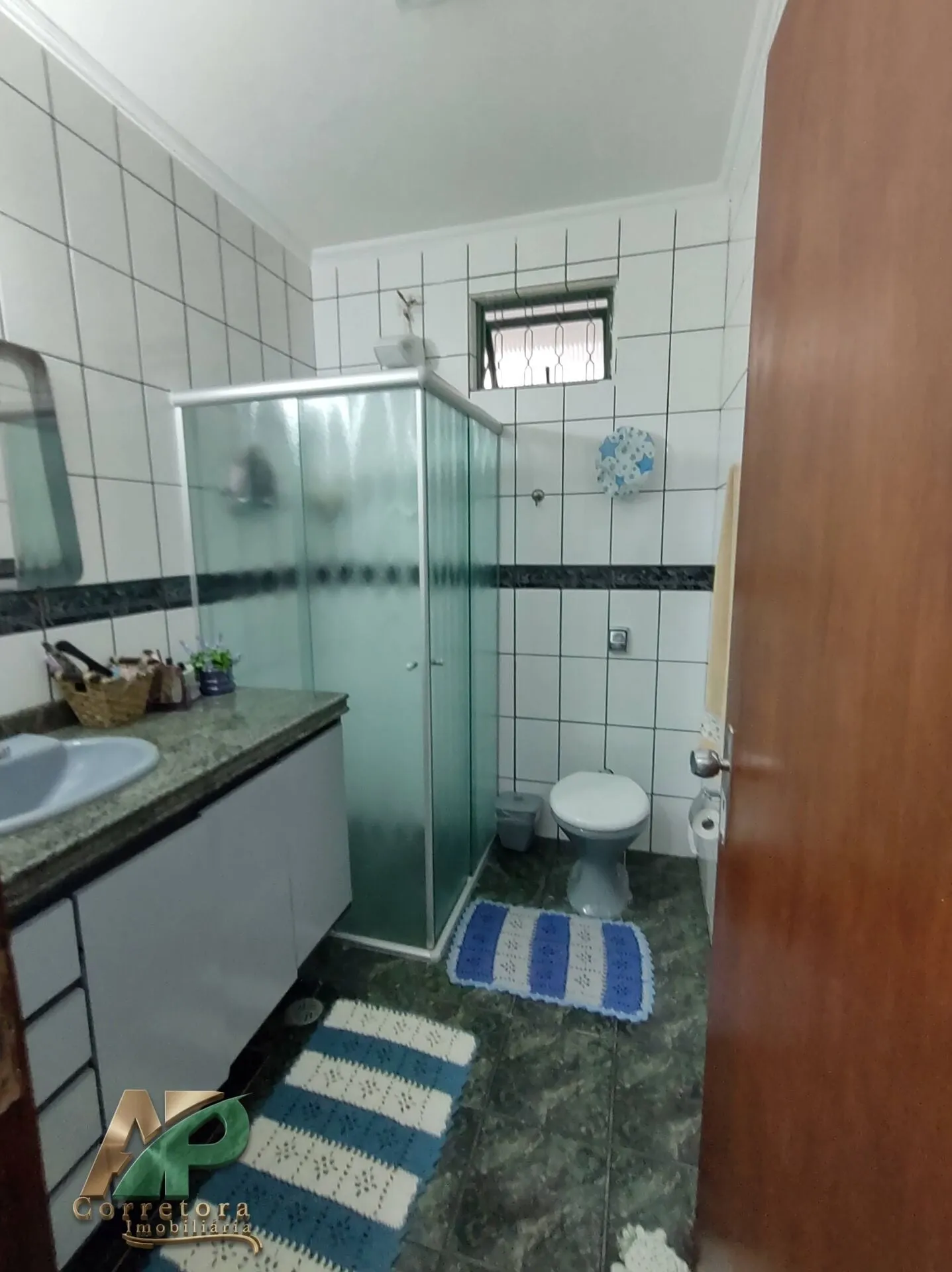 Imagem Casa à Venda em Taboão da Serra: 308m², 2 Vagas e Perto do Shopping