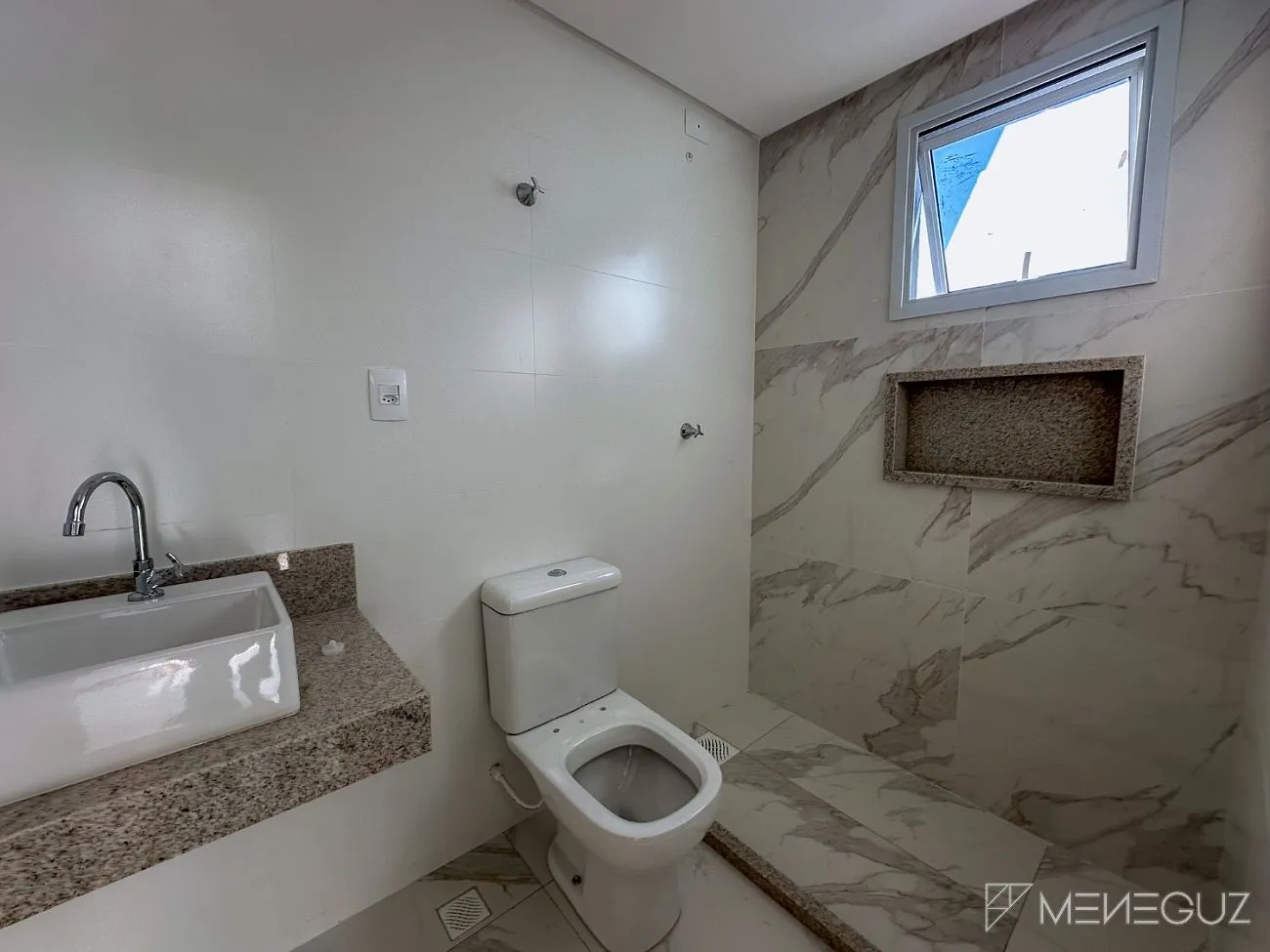 Imagem Apartamento de Luxo Novo no Centro de Guarapari - 3 Quartos com Suíte e Lazer Completo!