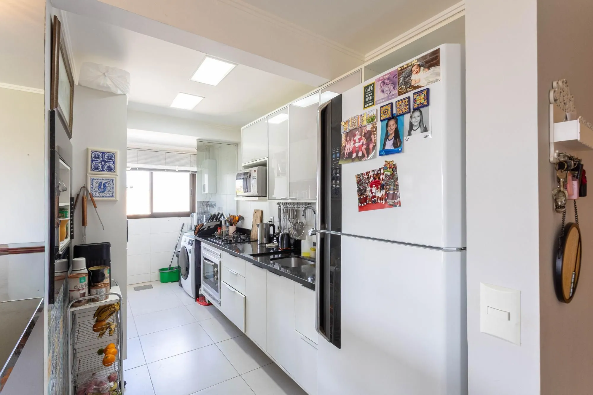 Imagem Apartamento à Venda com 2 Dormitórios (1 Suíte) e 2 Vagas Cobertas - Vila Ipiranga, Porto Alegre/RS