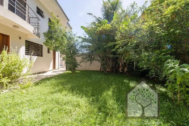 Imagem Ampla Casa com 5 Quartos à Venda