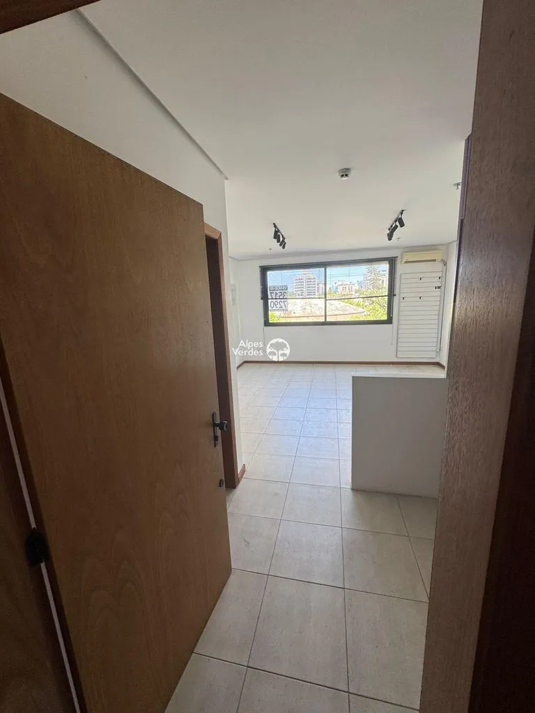 Imagem Vende-se sala comercial prox ao centro de Porto Alegre-33,69m2- R$280.000,00