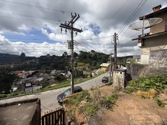 Imagem Casa com Edícula à Venda em Bairro Popular