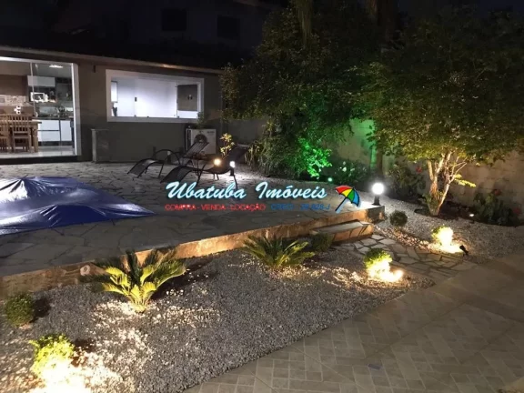 Imagem Casa com Ótima Localização em Condomínio Fechado