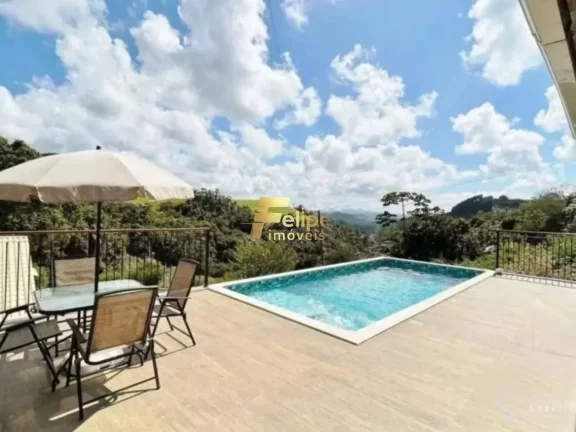 Imagem PEDRA AZUL. CONDOMÍNIO PARTICULAR. CASA DE CAMPO LINEAR, MOBILIADA COM PORTEIRA FECHADA.