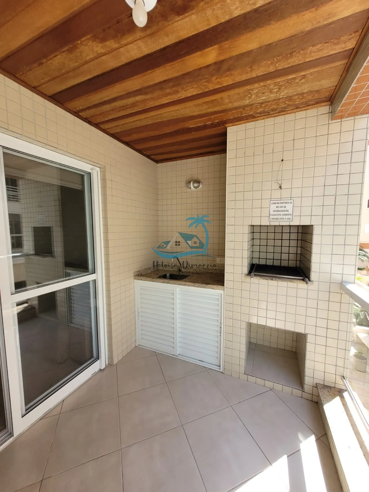 Imagem Excelente apartamento com 2 dormitórios a venda na melhor rua da Praia Grande em Ubatuba, a poucos metros do mar.