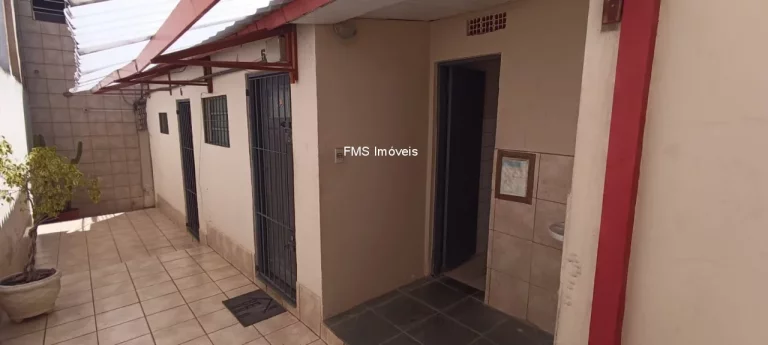 Imagem Excelente Casa Comercial à Venda na Vila Romana, São Paulo-SP: 11 Salas, 4 Banheiros, 196m² de Área!