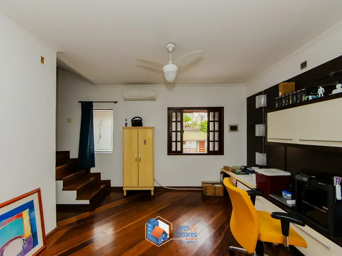 Imagem Casa para venda em Conjunto Residencial Santa Terezinha com 4 quartos, sendo 1 suíte, 192m²
