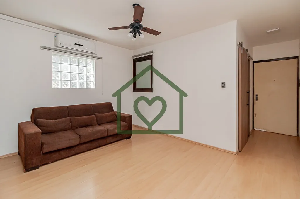 Imagem Com 54m² bem distribuídos, o apartamento conta com 1 dormitório. 
 
O imóvel passou por melhoria...