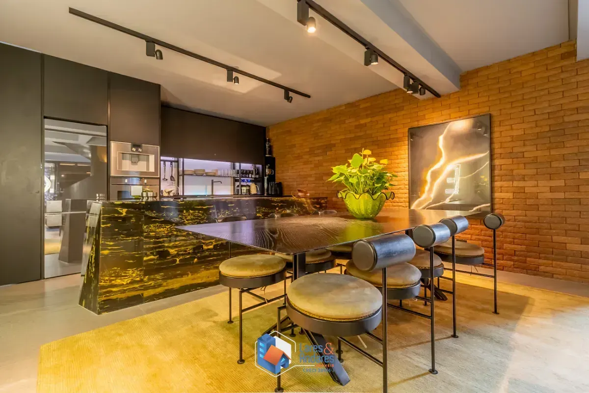 Imagem Duplex para venda em Cerqueira César com 2 quartos, sendo 2 suítes, 197m²