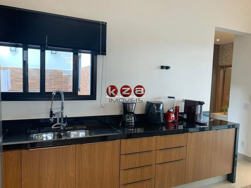 Imagem Casa à venda no Bairro Pinheirinho em Vinhedo com 2 quartos sendo 1 suíte, 2 vagas, 149 m². Aproveite!