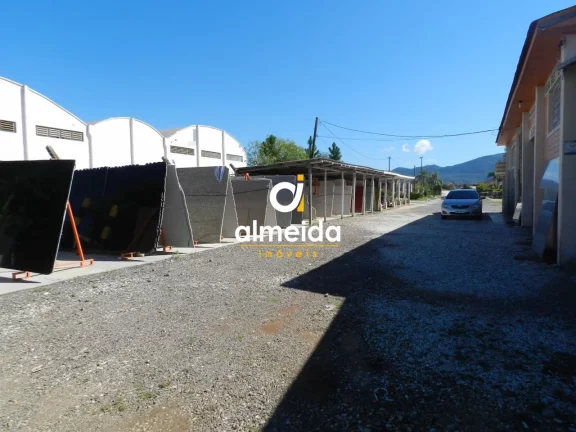 Imagem Empresa a venda com terreno de 30 x 106 de frente para Faixa Velha