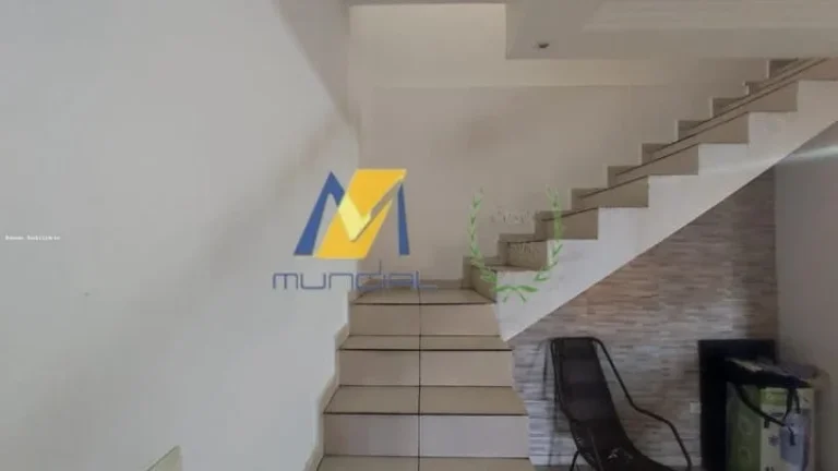 Imagem Sobrado à Venda com 160m², 3 suítes e 2 vagas!!!