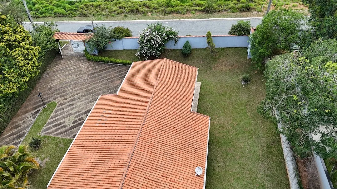 Imagem Belíssima Casa no Condomínio Porta do Sol com piscina e casa de hóspedes