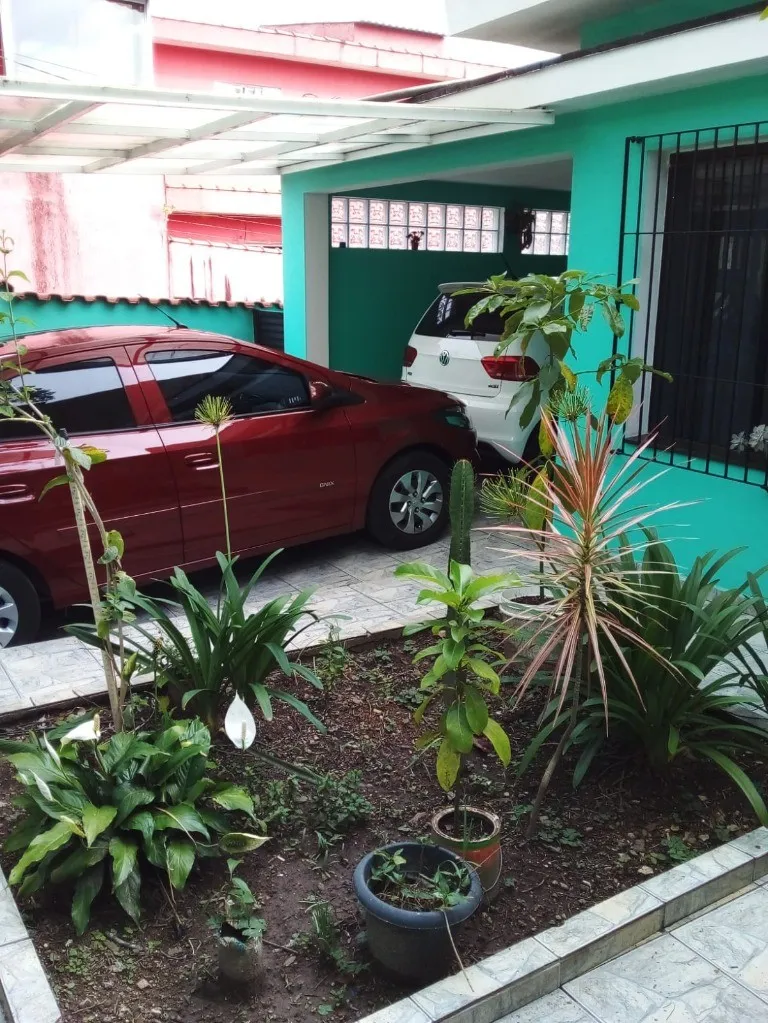 Imagem Casa à venda em Santo André-SP, Jardim Monções! 3 quartos, 1 suíte, 2 banheiros, 2 vagas de garagem, 163m². Confira!