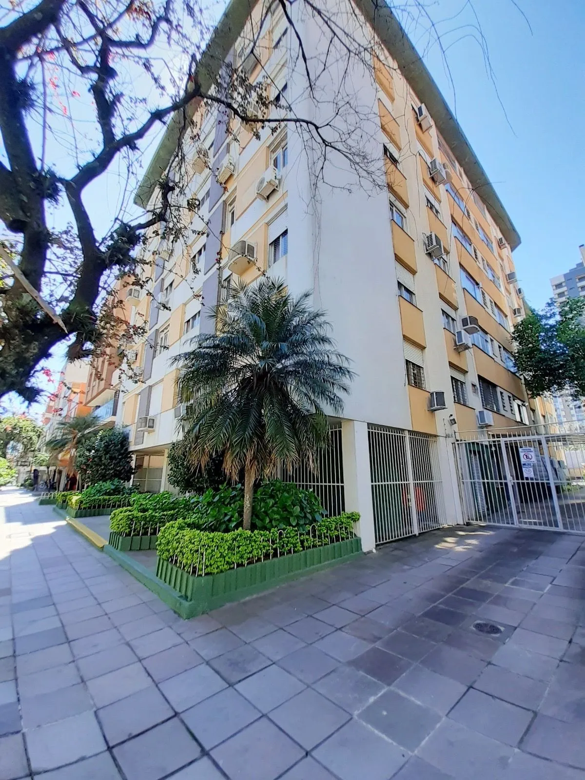 Imagem Apartamento de dois quartos no bairro Menino Deus em Porto Alegre