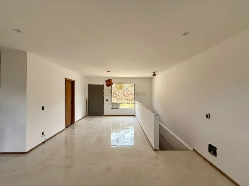 Imagem Casa para Venda em Teresópolis / RJ no bairro Albuquerque