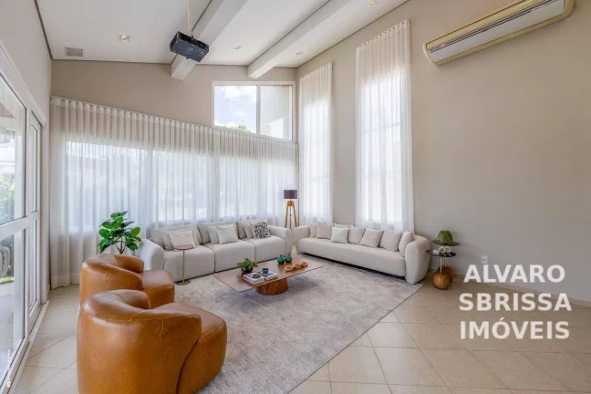 Imagem Casa clássica, mobiliada e climatizada, atemporal, toda atualizada e com muita luz natural. Condomínio Plaza Athenée Itu SP. at:1145m2 ac:460m2