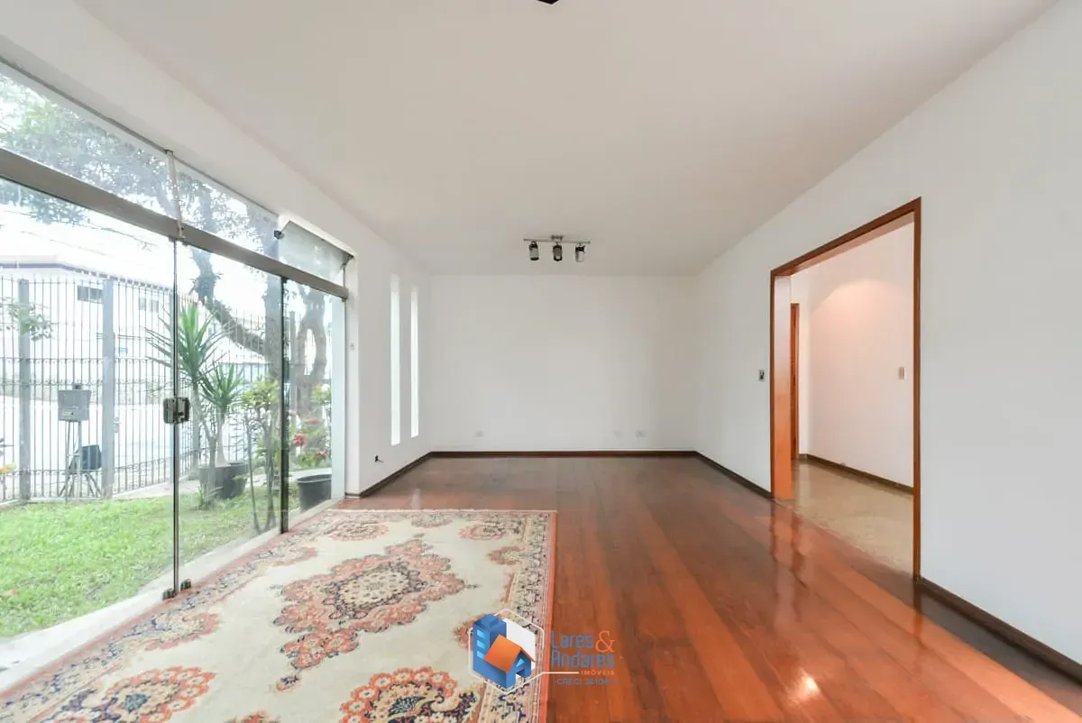 Imagem Sobrado para venda em Planalto Paulista com 4 quartos, sendo 2 suítes, 331m²