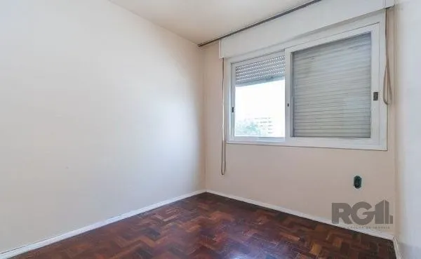 Imagem Apartamento no bairro Floresta de 2 dormitórios dependência e vaga DESOCUPADO
