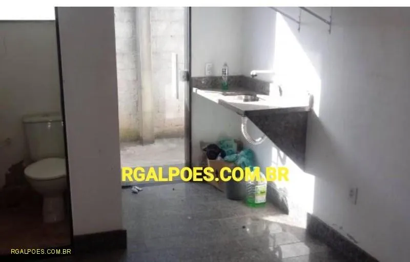 Imagem Galpão para Locação em DUQUE DE CAXIAS, Capivari, 2 banheiros