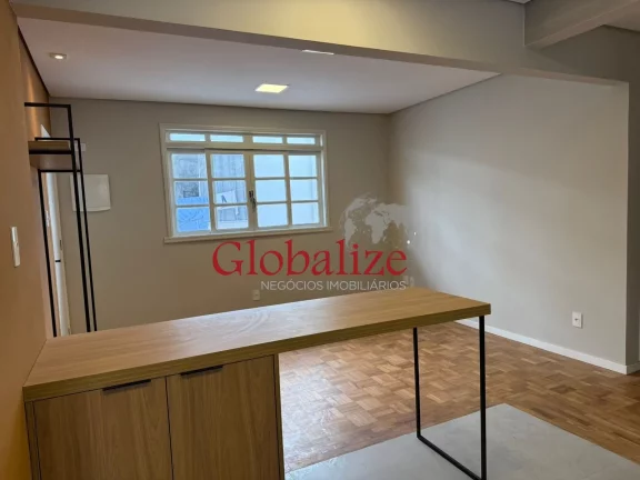 Imagem Apartamento à venda com 68m², quartos, garagem, reformado por R$440.000,00 no Embaré em Santos