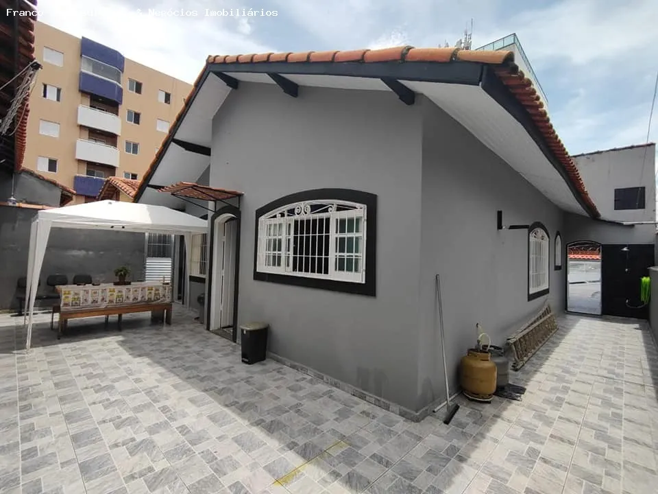 Imagem Casa para Venda em Mongaguá, Balaneario Itaoca, 3 dormitórios, 1 suíte, 3 banheiros, 2 vagas