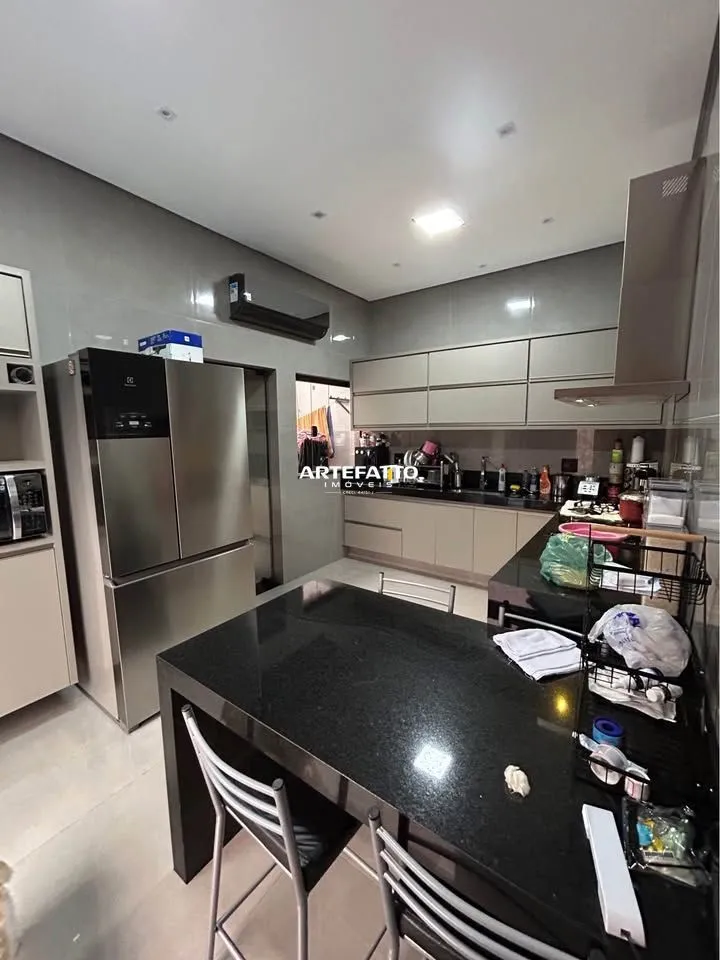 Imagem Sobrado à venda em Franca, Residencial Zanetti, com 3 quartos, 292m2