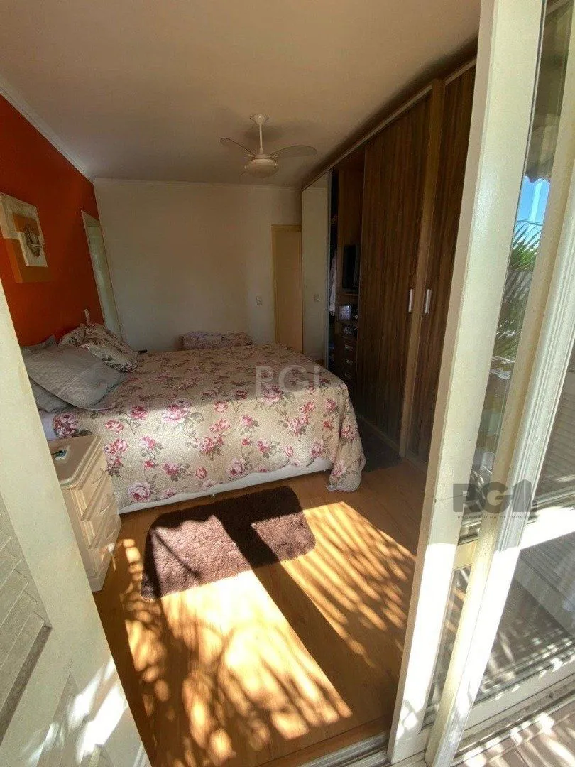 Imagem Casa para Venda - 250m², 3 dormitórios, sendo 1 suites, 2 vagas - Cristal