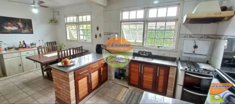 Imagem Sobrado 04 Dormitorios (sendo 01 suite ) 300 Metros da Praia - Pereque Açú