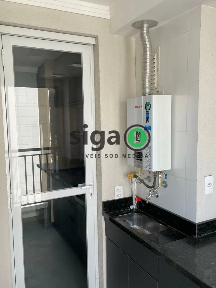 Imagem Apartamento mobiliado com uma vaga de garagem ao lado da linha lilás
