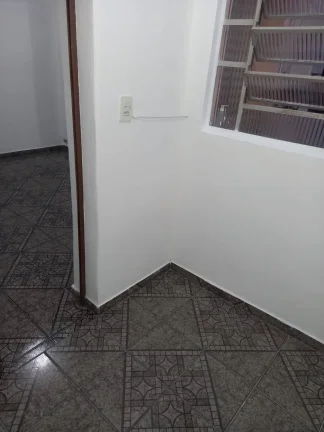 Imagem Sobrado Ótima Localização 125 m2 5 Dormitórios e 2 Vagas de Gargens